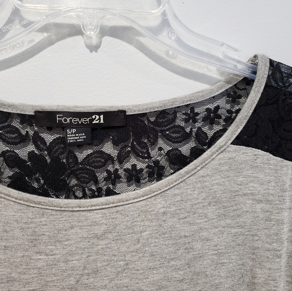 Lace panel Forever 21 lightweight knit top - Picture 2 of 4